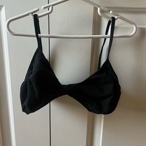 Victoria Secret black triangle bra size 36 in great condition!!